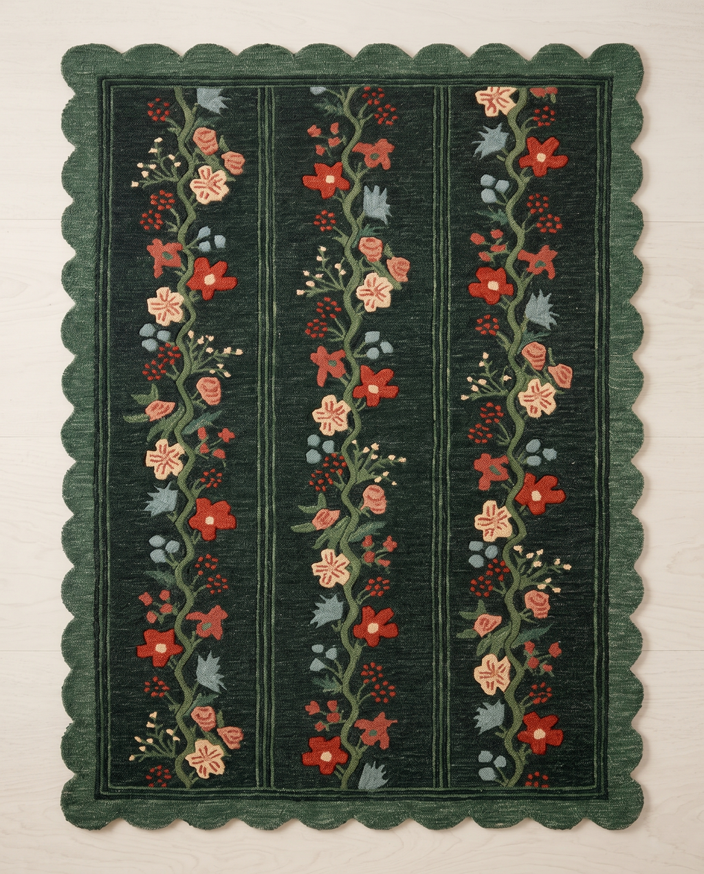 Woodland Bloom Scalloped Wool Area Rug