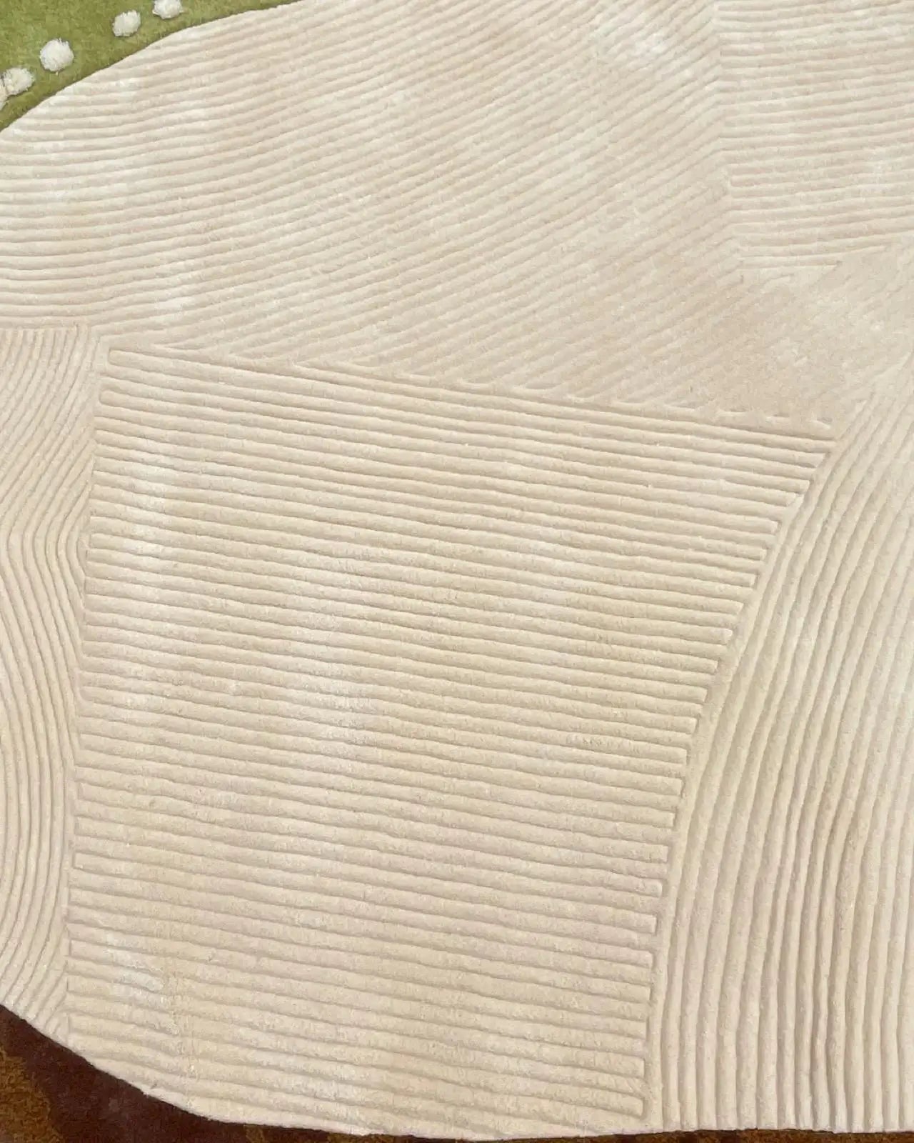Irregular Organic Halo Minimal Rug