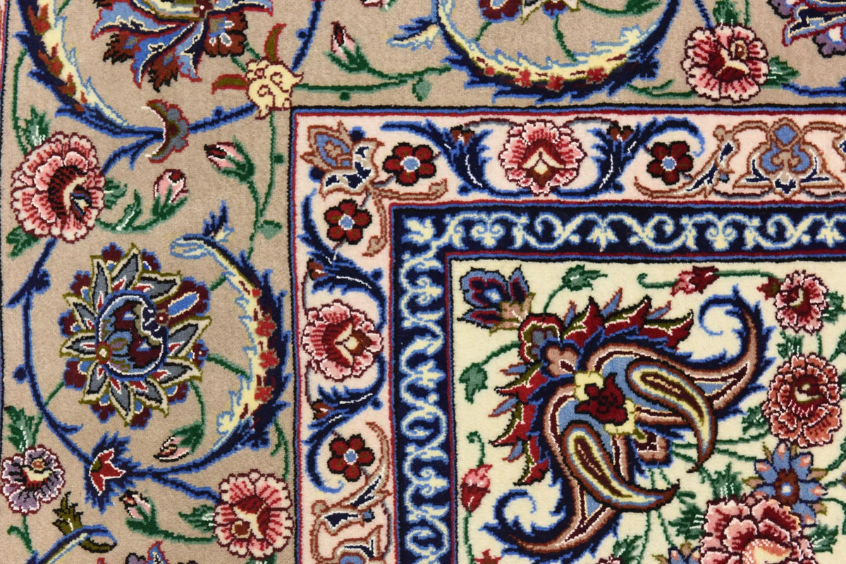 Signature Isfahan Ivory Rosette Wool Rug