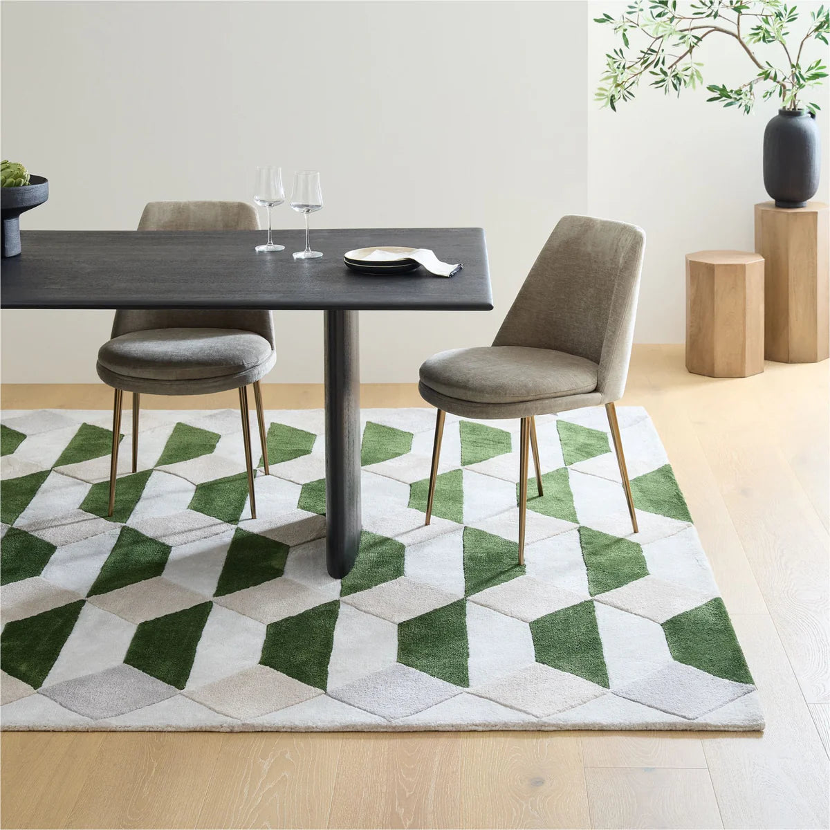 Luxury Emerald Geometric Wool Rug