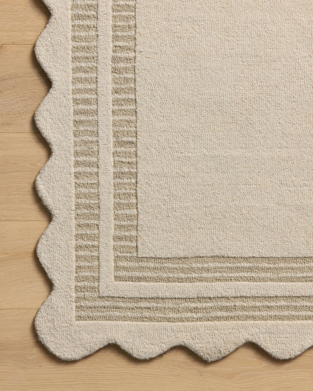 Beige Élysian Scallop Wool Rug