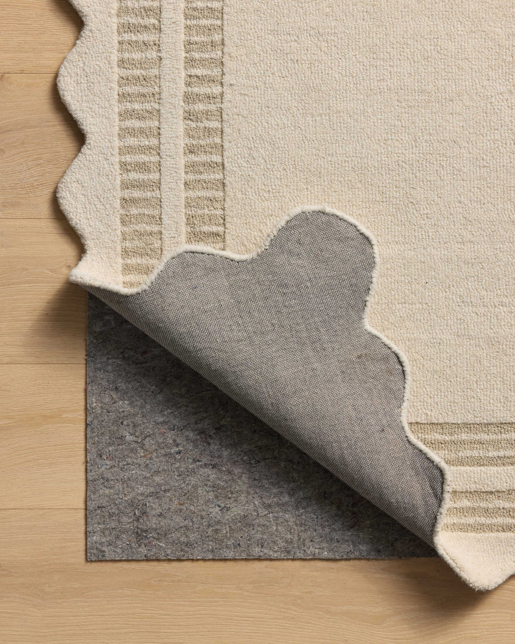 Beige Élysian Scallop Wool Rug