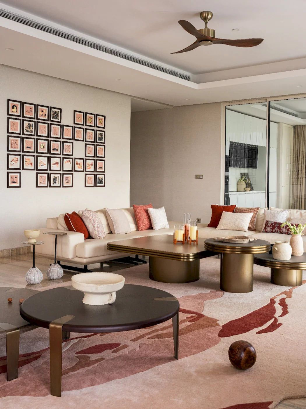 Lumina Conch Silhouette Hand-Tufted Rug