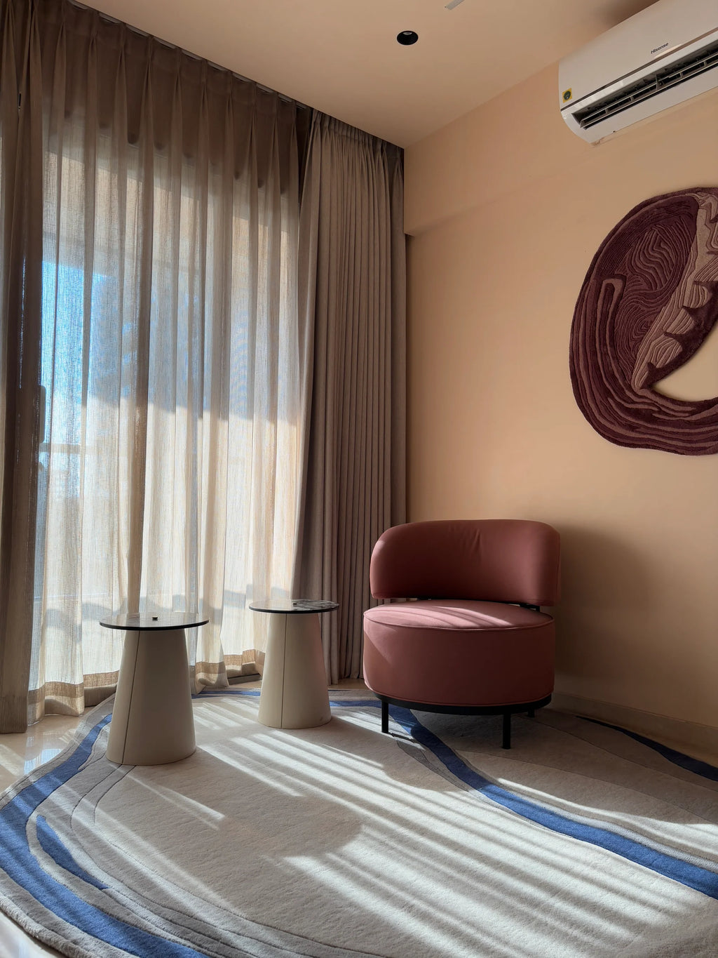 L’Odeur Du Bleu Sculptural Rug