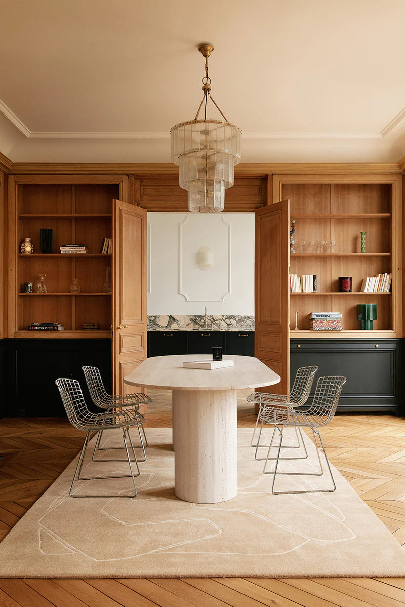 Elegant Neutral Carpet with Continuous Line Detailing