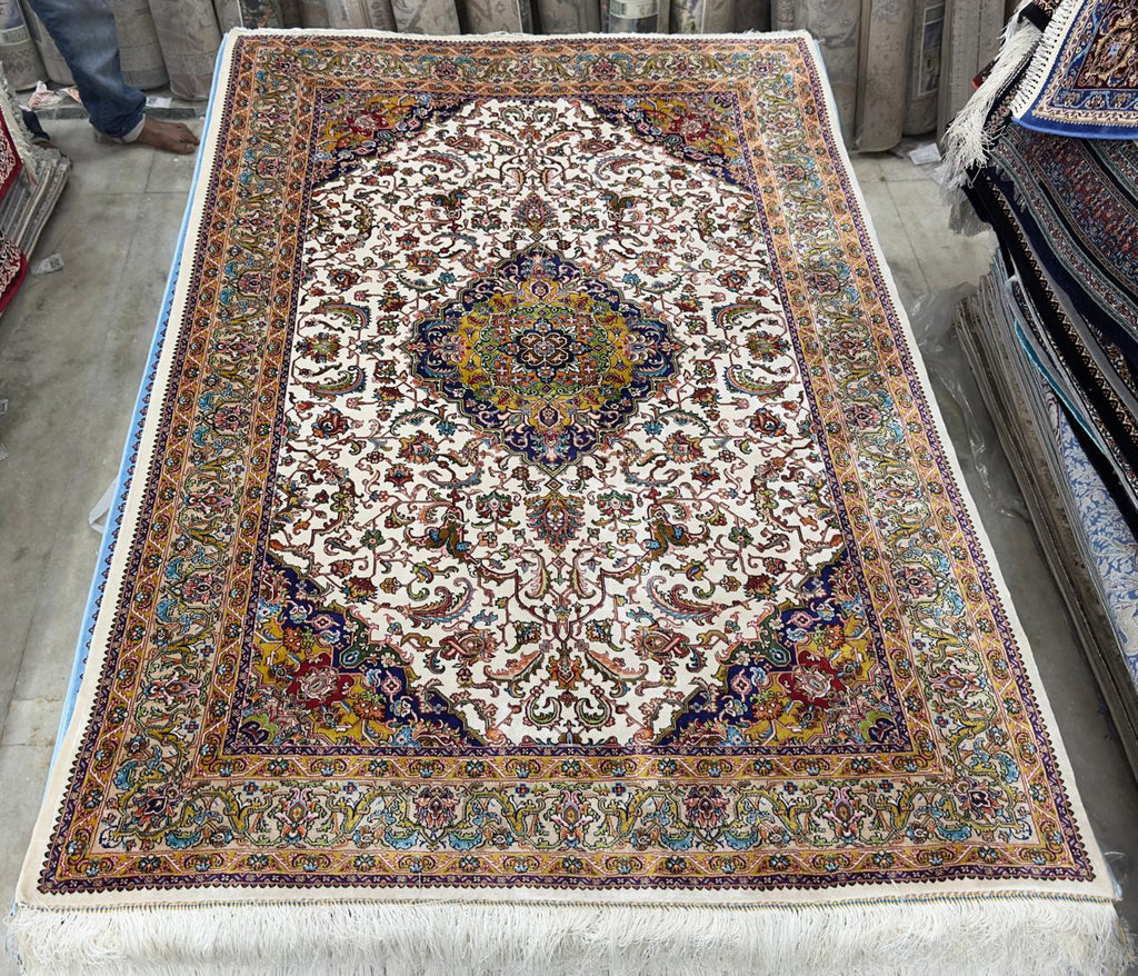 Traditional Irani Ivory Medallion Floral Carpet