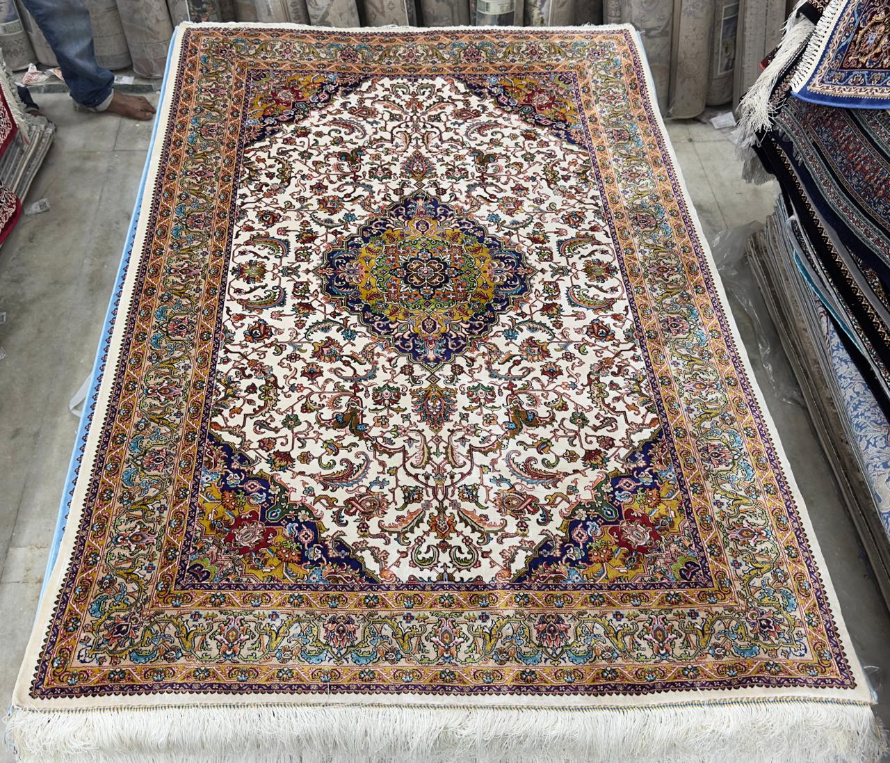 Traditional Irani Ivory Medallion Floral Carpet
