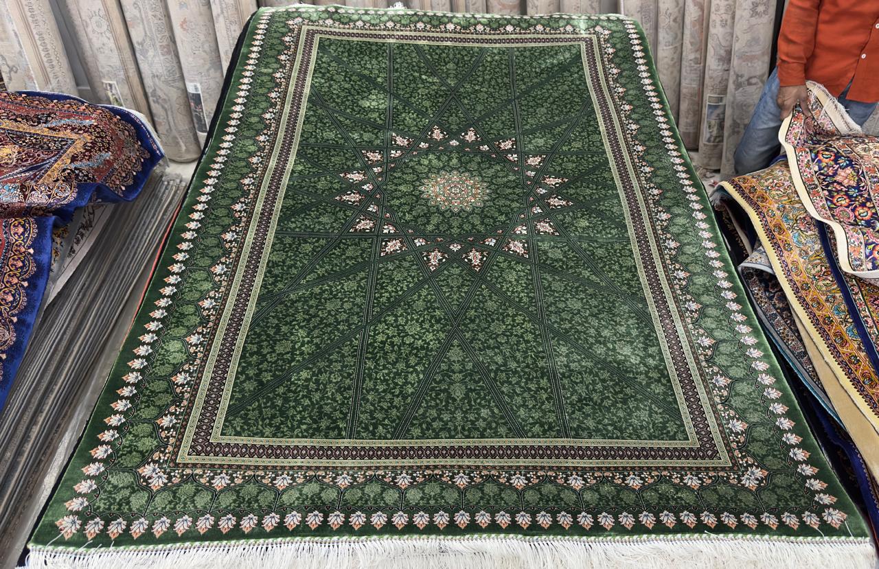 The Emerald Star Garden Carpet