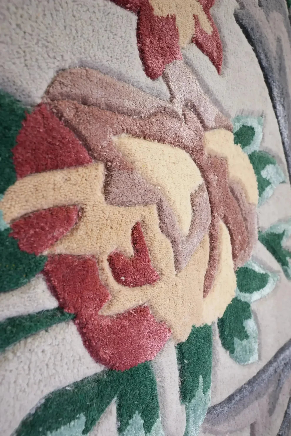 Classic Floral Scroll Carpet