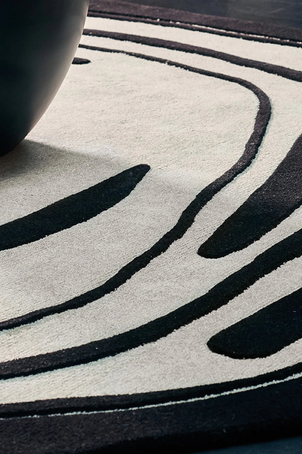 Hand Tufted Black & White Statement Carpet