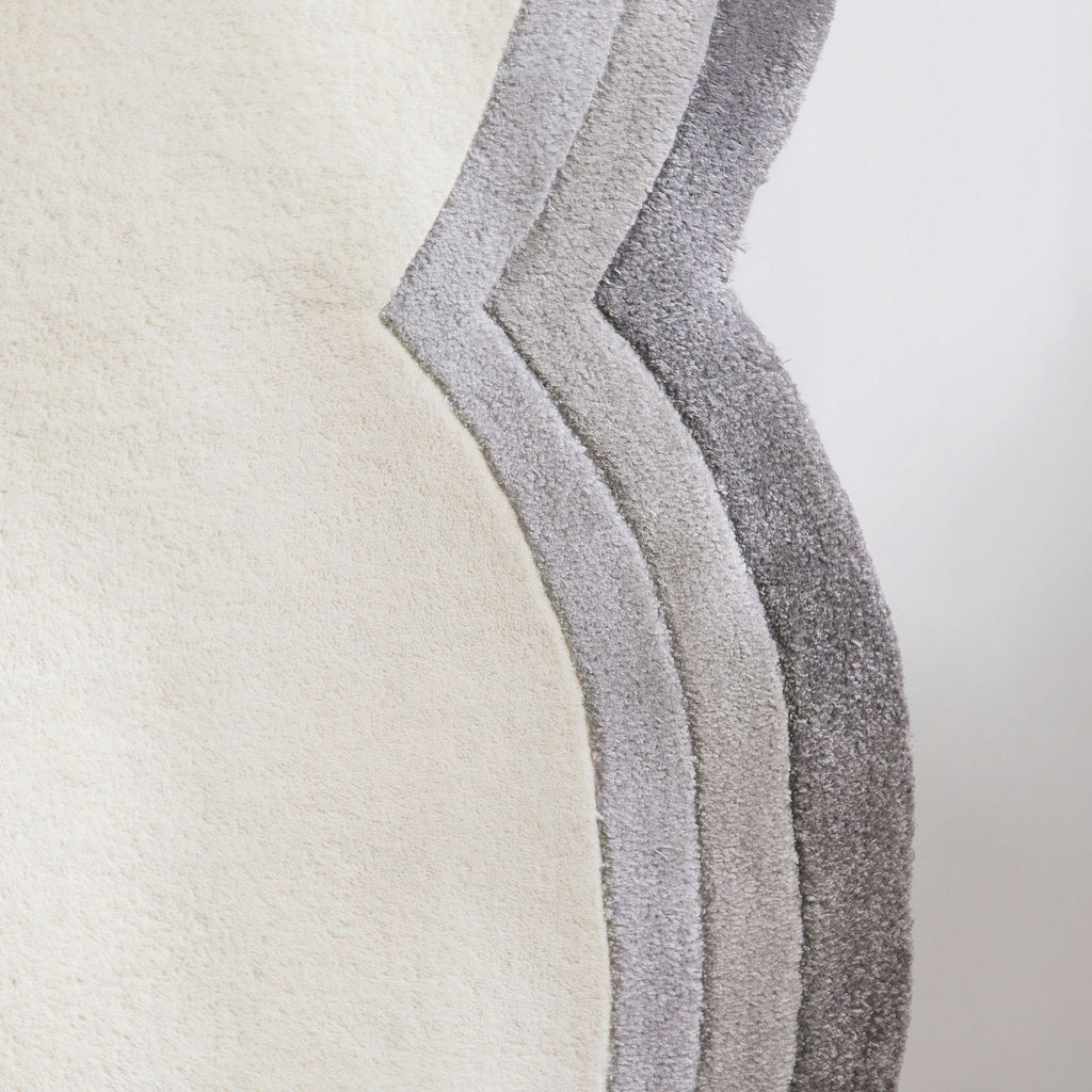 Luna Scallop Border Wool Rug