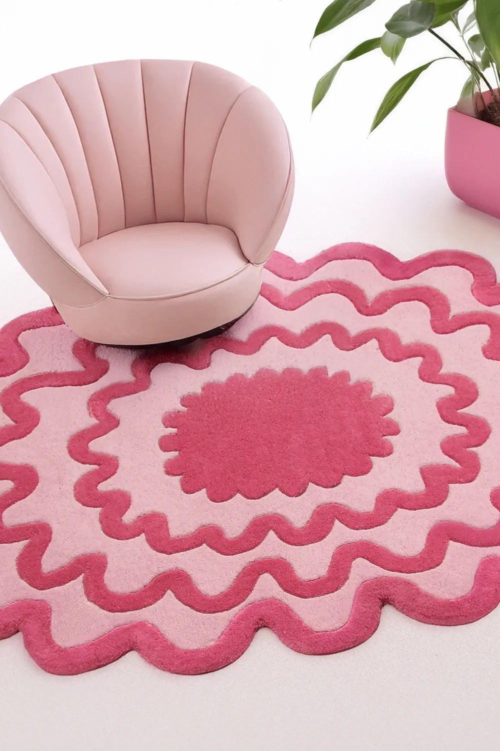 . Artistic Scalloped Pink Area Rug