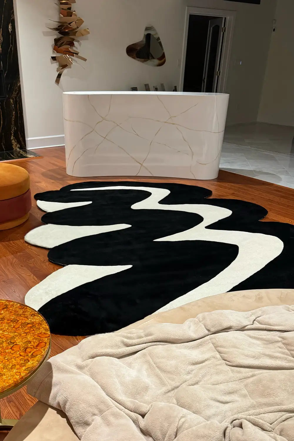 Fluid Organic Wave Pattern Area Carpet