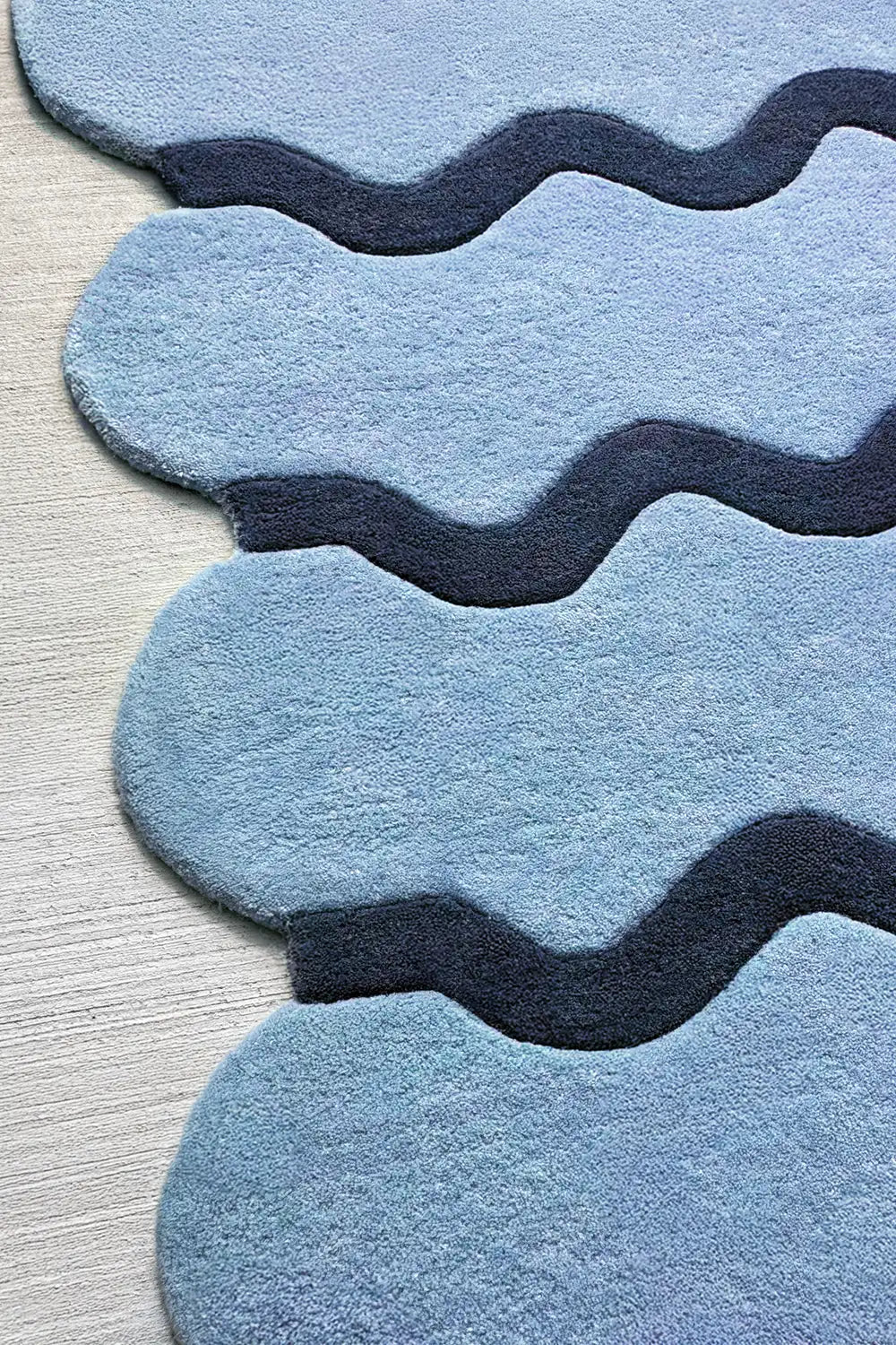 Abstract Wavy Stripe Area Carpet