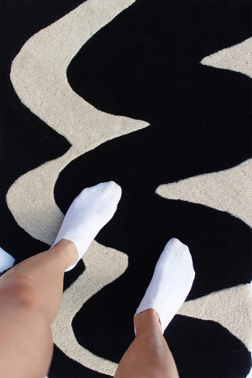 Fluid Organic Wave Pattern Area Carpet