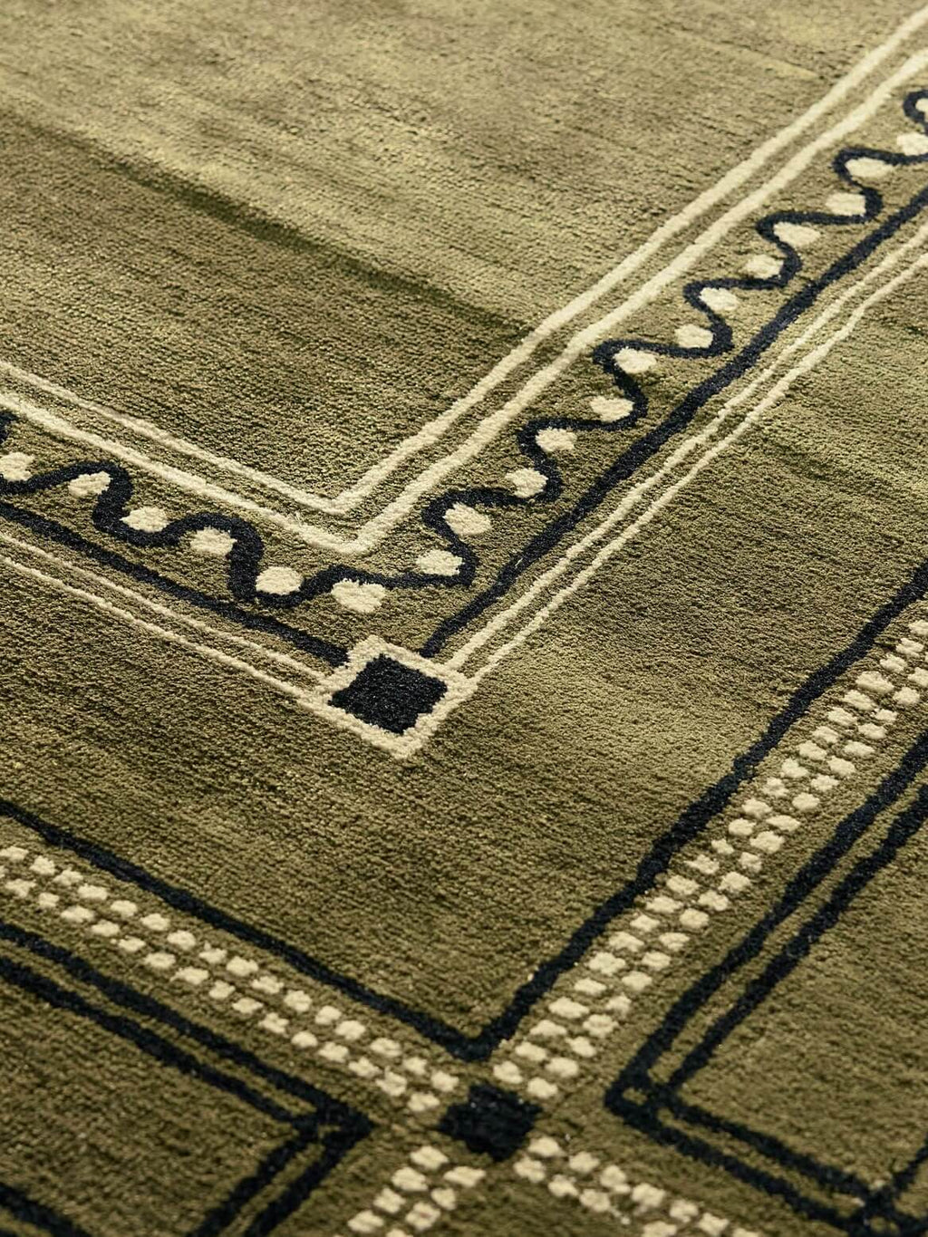Olive Heritage Border Hand Tufted Rug