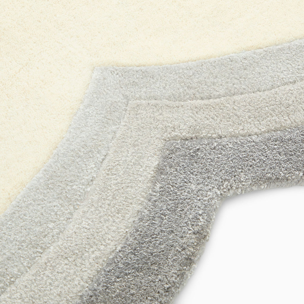 Luna Scallop Border Wool Rug